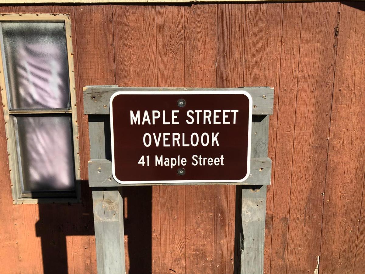 Maple Street Overlook *